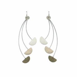 Triple Moon – Earring by Yvonne de Wit